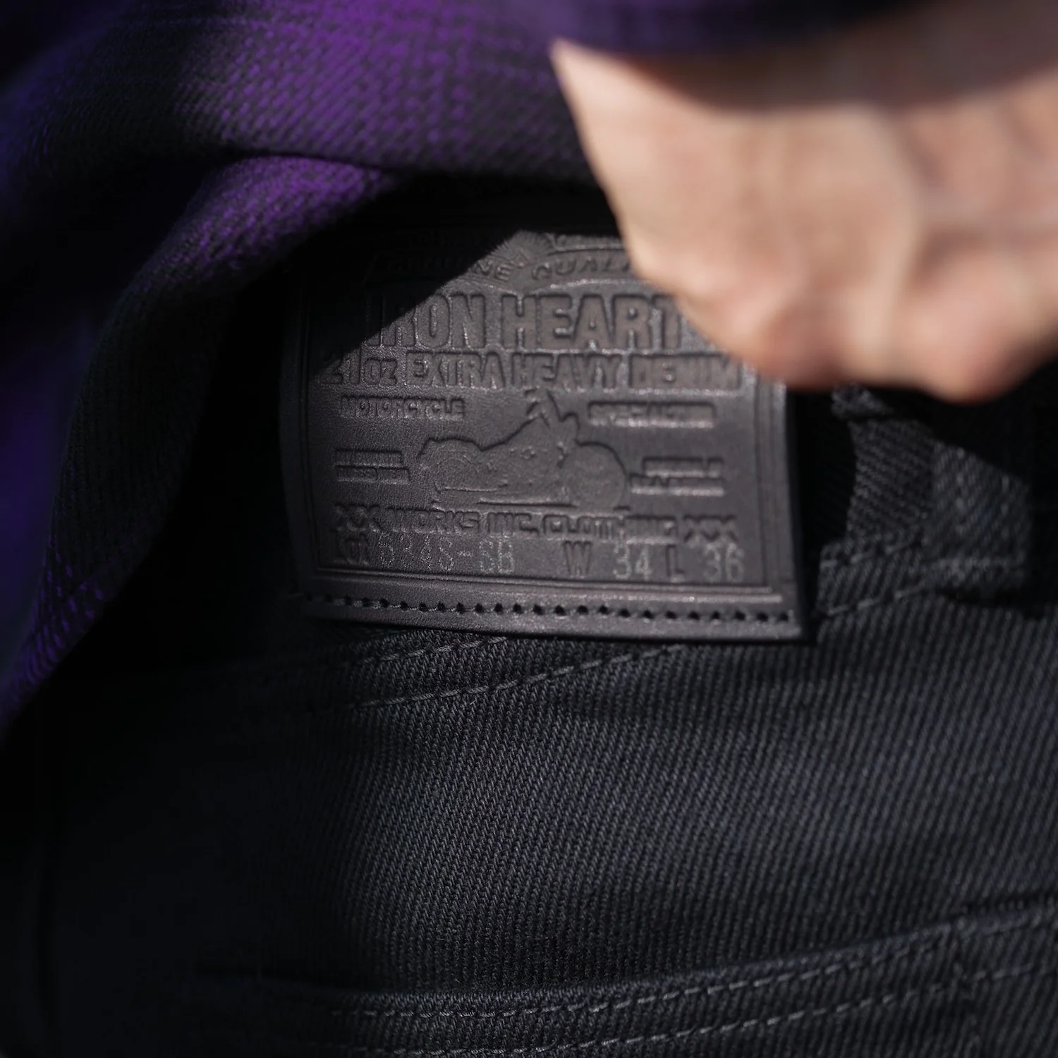 IH-634S-SB - 21oz Selvedge Denim Straight Cut - Superblack Non-Fade - Image 4