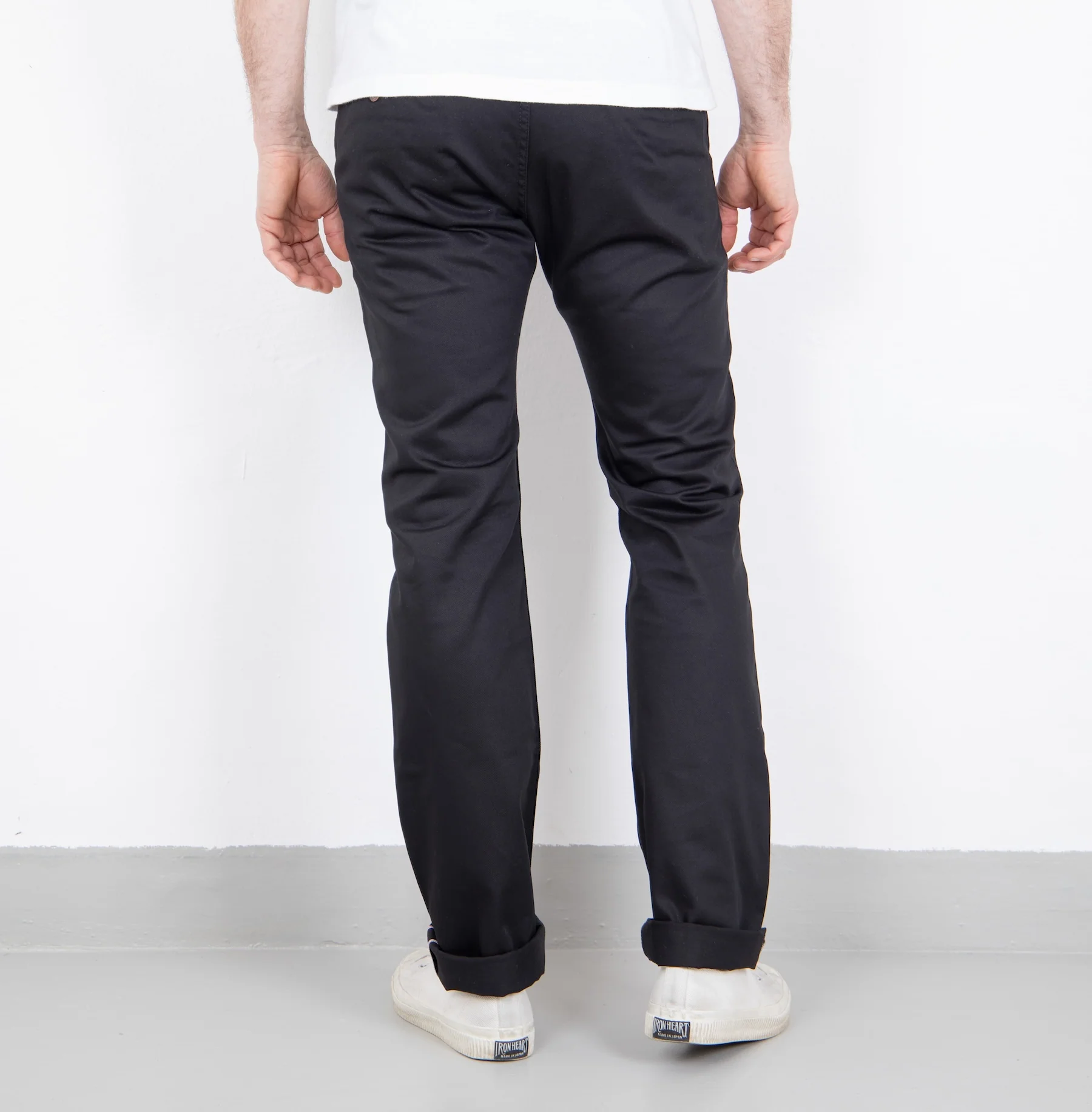 IH-721-BLK - 9oz Mercerised Selvedge Cotton Slim Tapered Chino - Black - Image 5