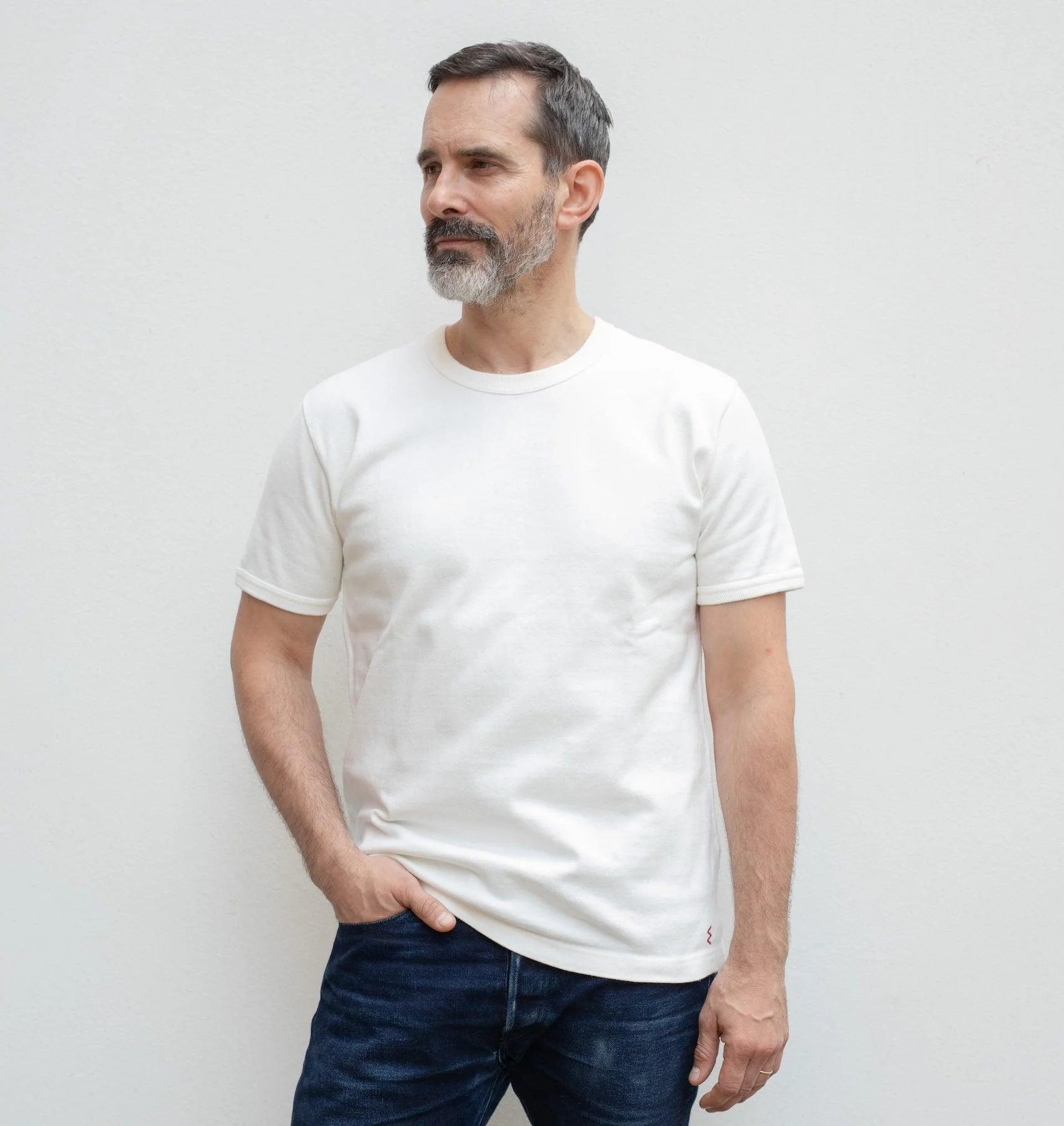 IHT-1600-WHT - 11oz Crew Neck T-Shirt - White - Image 2