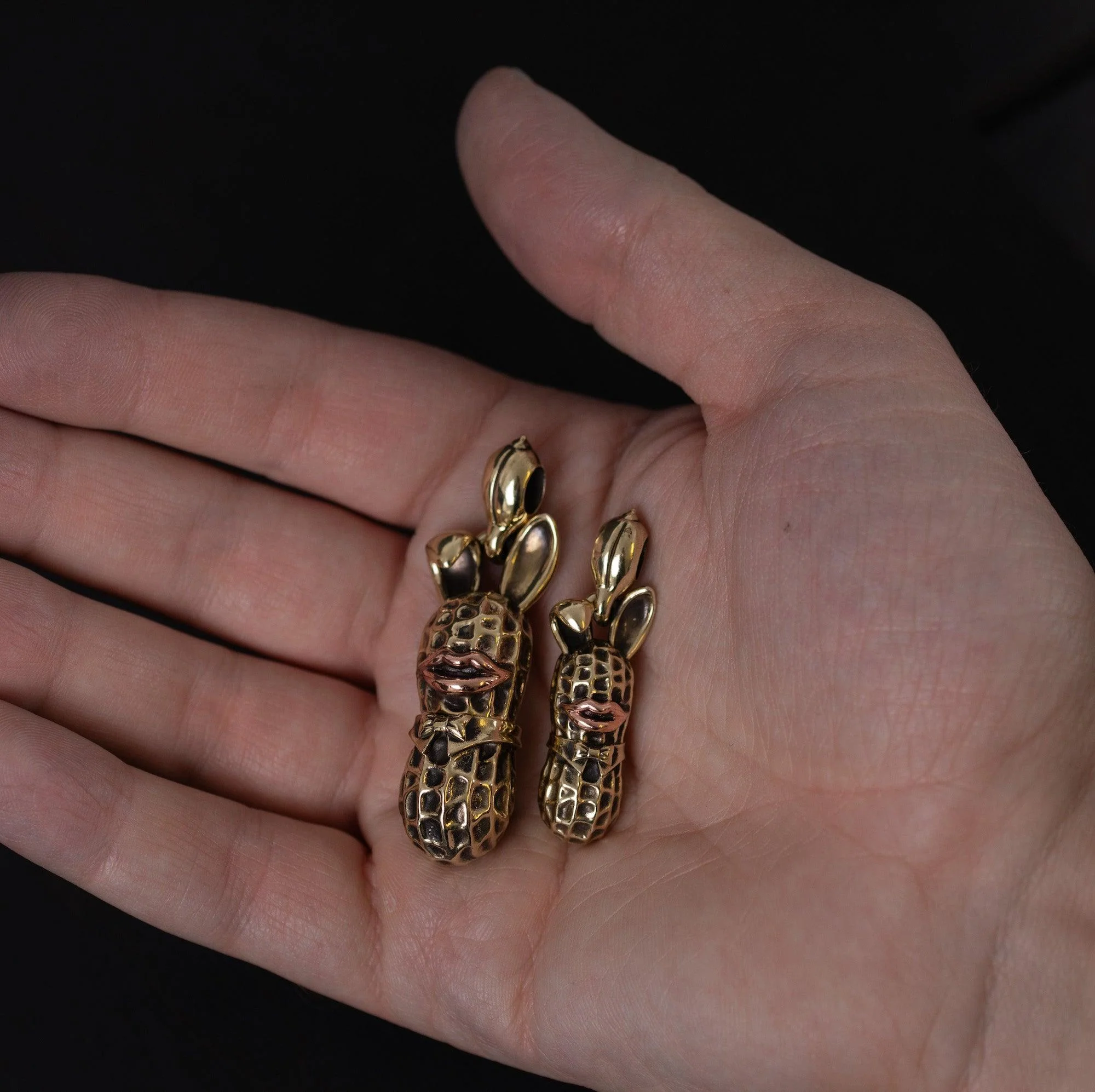 PE-LARGE-BUNNY-PENDANT-BR - Peanuts & Co - LARGE BUNNY PEANUTS PENDANT - Brass & Copper - Image 4